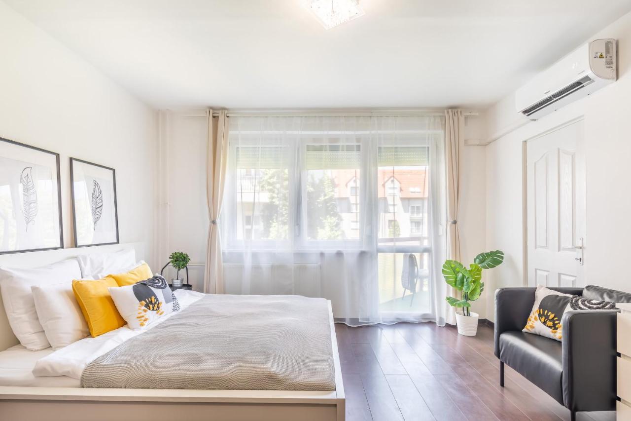 Sunny Balcony - Cute And Cozy Apartament *