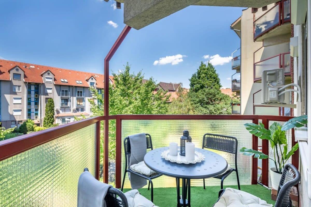 Sunny Balcony - Cute And Cozy Apartament