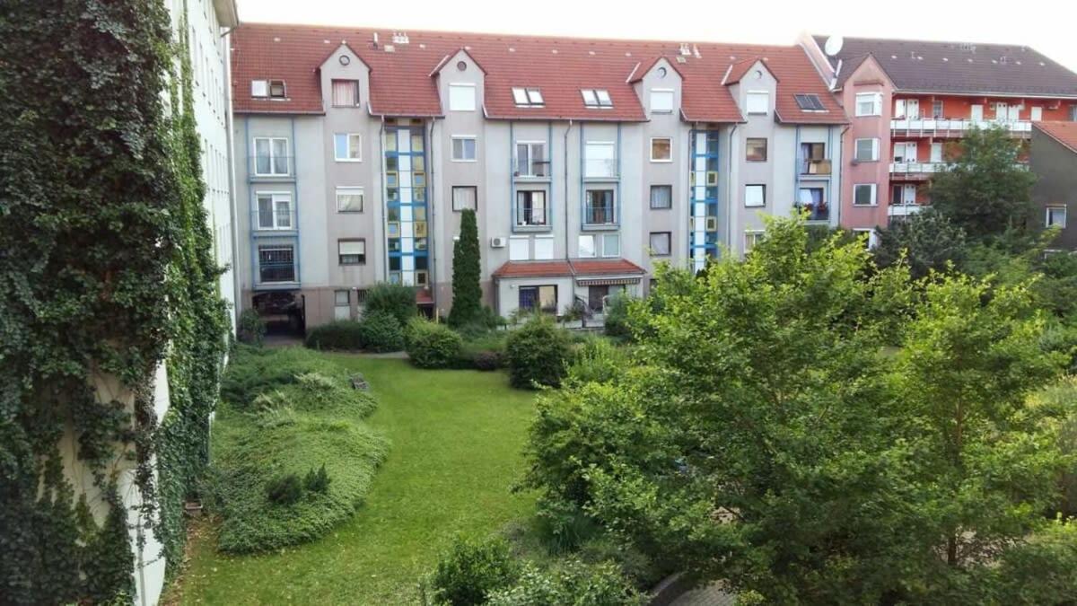Sunny Balcony - Cute And Cozy * Budapeszt